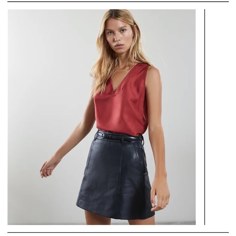 • REISS • Women’s Jorja Pleat Detail Tank Top US 10
Burnt Orange Color
